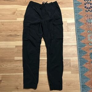 H&M men’s slim fit nylon cargo joggers. Size S